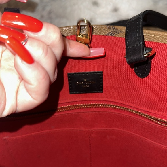 LV on the go MM mono smoke free environment comes with dusty box EUC Firm Price - Picture 9 of 16